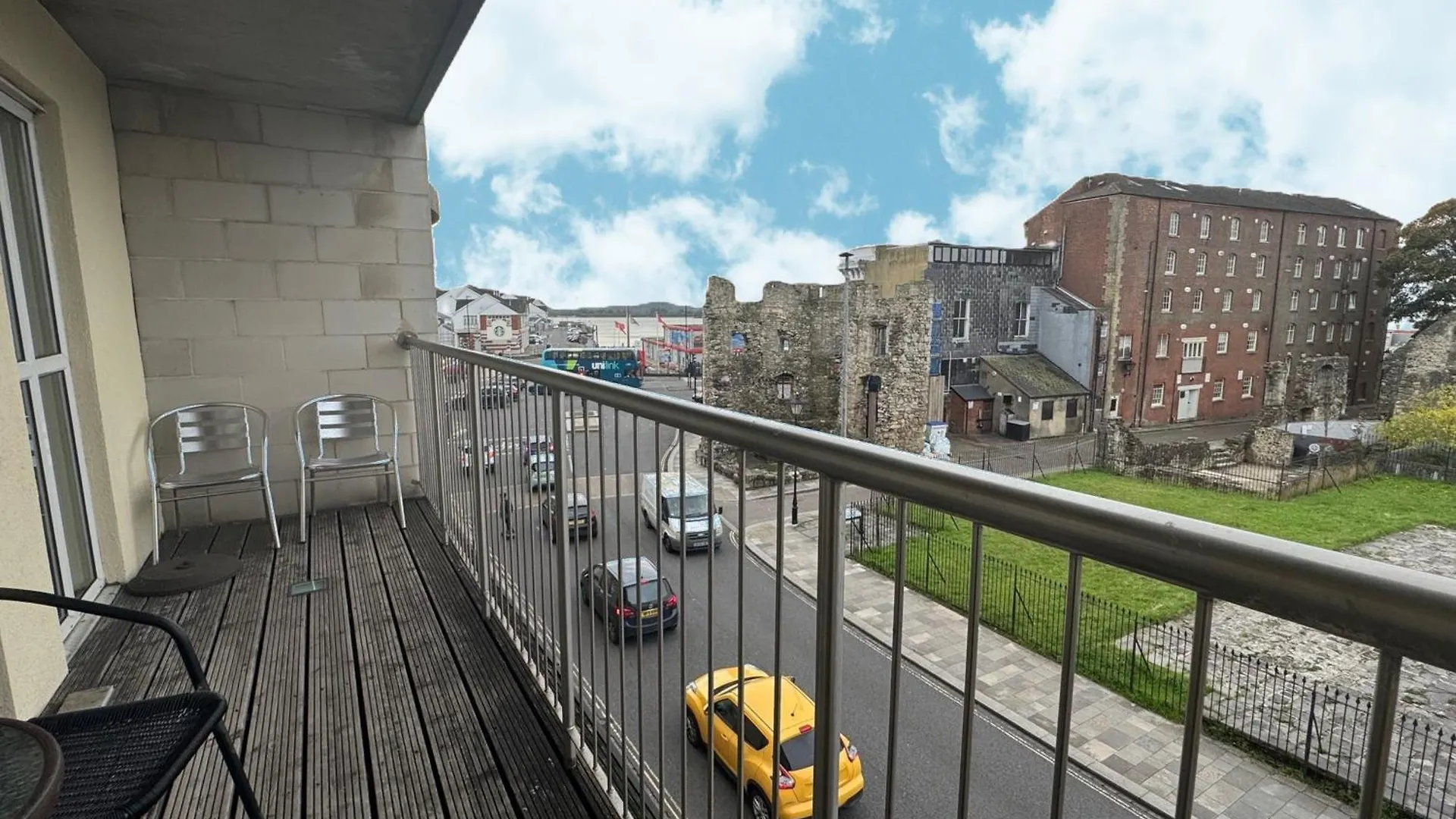 The Greenwich - Two Bedroom Apartment With Parking, Close To Ferry Terminals Southampton