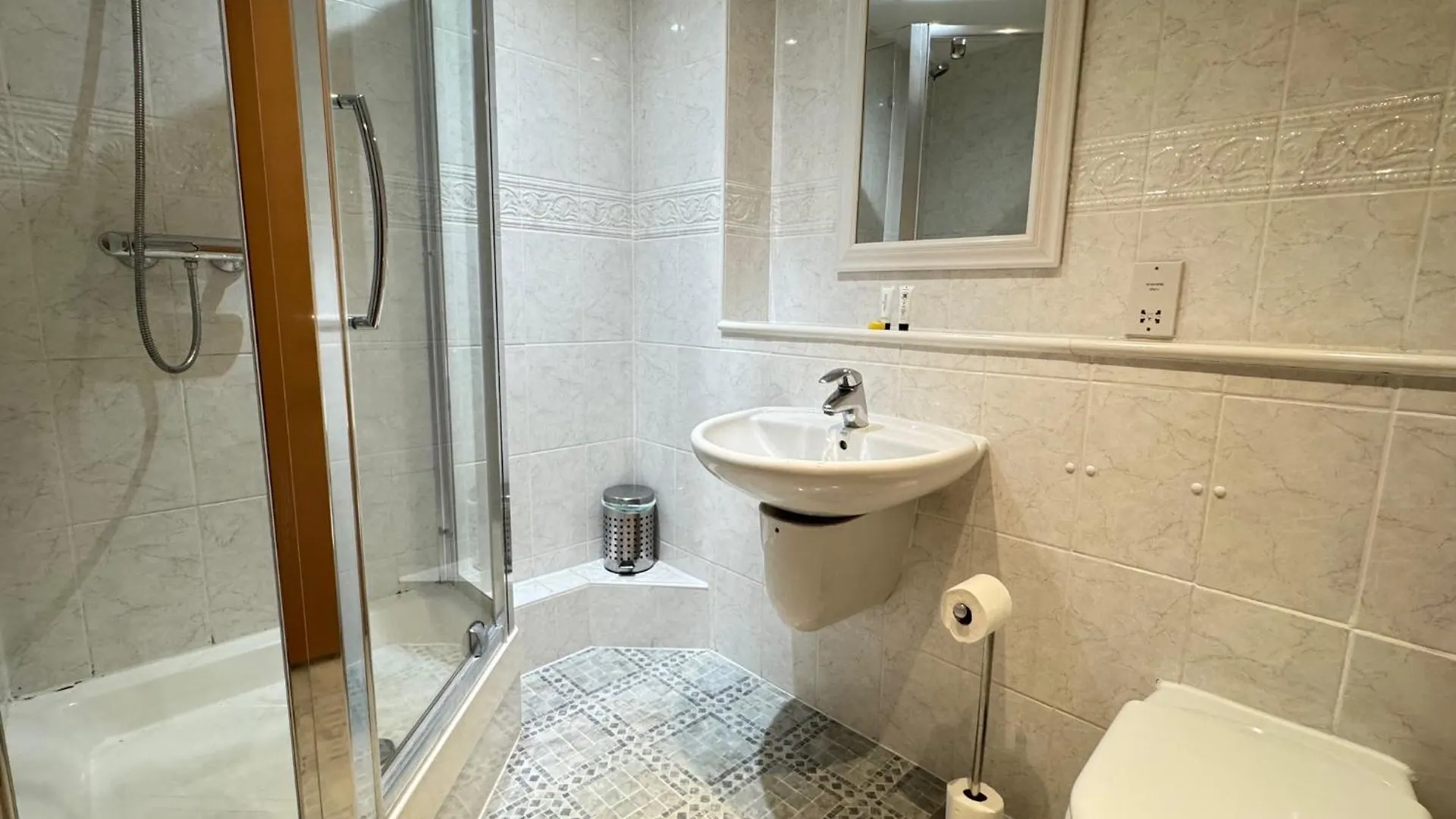 The Greenwich - Two Bedroom Apartment With Parking, Close To Ferry Terminals Southampton