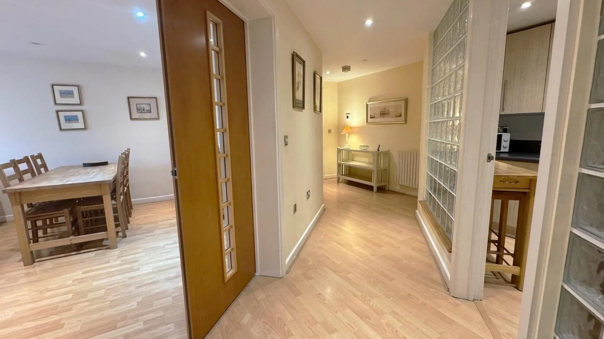 The Greenwich - Two Bedroom Apartment With Parking, Close To Ferry Terminals Southampton 0*,  United Kingdom